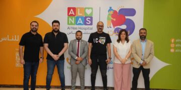 مستشفى الناس تستقبل وفد من سلسلة مطاعم قصر الكبابجي