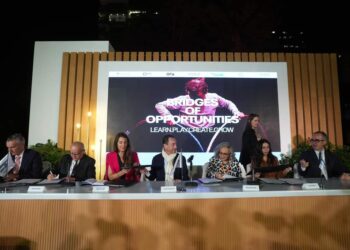 السفارة الفرنسية ومؤسسة ساويرس يوقعان مذكرتي تفاهم لدعم الشباب المعرضين للمخاطر