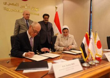 الهلال الأحمر المصري والسفارة اليونانية يوقعان بروتوكول تعاون لتعزيز قدرات الأسطول اللوجستي