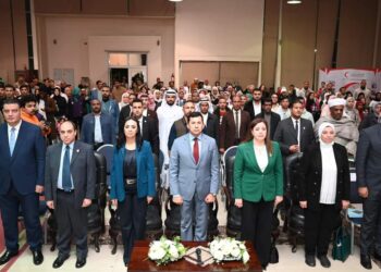 تحت رعاية السيدة الفاضلة حرم السيد رئيس الجمهورية  الهلال الأحمر المصري يدشن مبادرة “بإيديك تنقذ حياة”