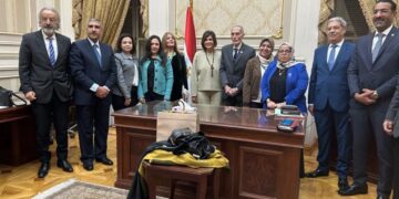 سوزان القليني تلقي محاضرة عن مخاطر الذكاء الاصطناعي في مجلس الشيوخ