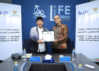 مؤسسة صناع الحياة توزع 11000 سلة غذائية على الفلسطينين المقيمن في مصر