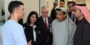 اللجنة العليا لسباق زايد الخيري” تزور مستشفى “حروق أهل مصر”