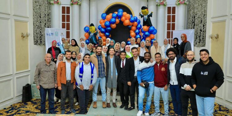 مؤسسة صناع الحياة مصر تحتفل بتخريج 62 دارسًا من فصول محو الأمية بالأسكندرية