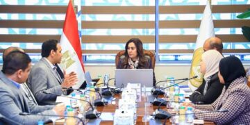 وزيرة التنمية تتابع مع الوحدة المركزية لحياة كريمة بالوزارة موقف تشغيل مشروعات المبادرة الرئاسية