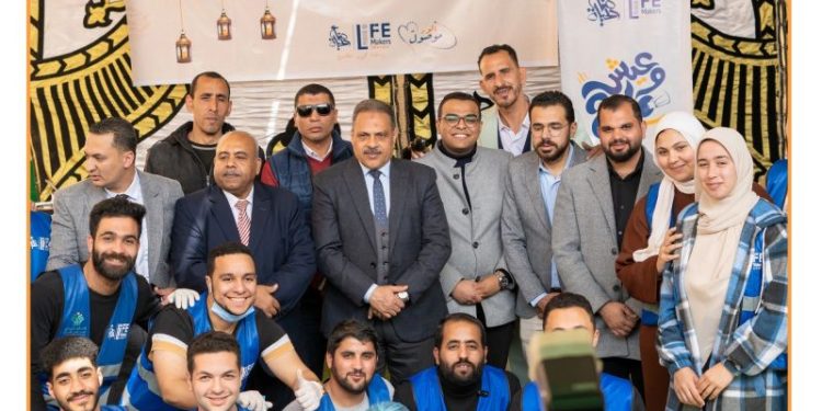 محافظ الشرقية يشهد إنطلاق أكبر حملة تنفيذ للمساعدات بالمحافظة لجمعية صناع الحياة 1 محافظ الشرقية يشهد إنطلاق أكبر حملة تنفيذ للمساعدات بالمحافظة لجمعية صناع الحياة