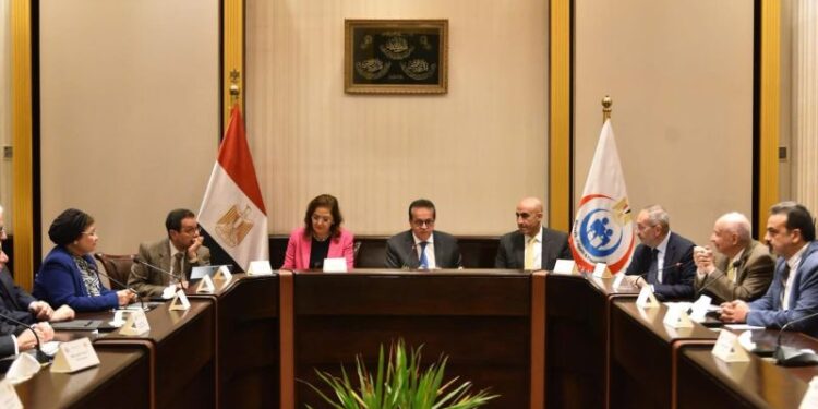 النائب أحمد فتحي يشارك في مناقشة استراتيجيات التنمية البشرية خلال اجتماع اللجنة الاستشارية العليا 1 النائب أحمد فتحي يشارك في مناقشة استراتيجيات التنمية البشرية خلال اجتماع اللجنة الاستشارية العليا