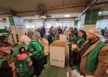 المصرف المتحد يطلق حملته السنوية لتعبئة وتوزيع كراتين رمضان لدعم الاسر الأشد احتياجًا