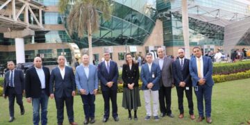 محافظ الجيزة يزور مستشفى57357 ويشيد بمستوى الرعاية الطبية المقدمة للأطفال