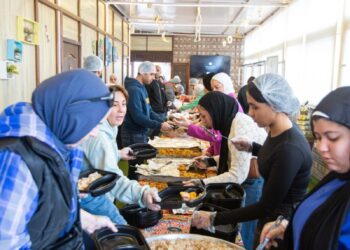 شنايدر إليكتريك تتبرع لجمعية بداية للأعمال الخيرية بـ 500 وجبة في رمضان