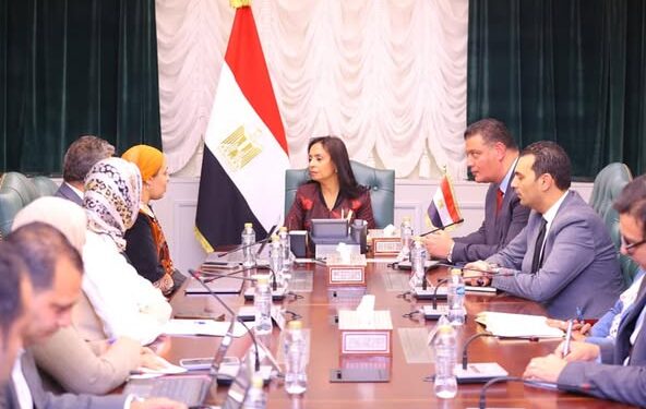 وزيرة التضامن تبحث تنسيق الجهود لتطوير مؤسسات الرعاية الاجتماعية مع مؤسسة حياة كريمة وويل سبرنج