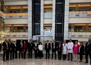 مستشفى أهل مصر للحروق تستقبل وفدًا رفيع المستوى من السفارة الإيطالية وبنك الإسكندرية