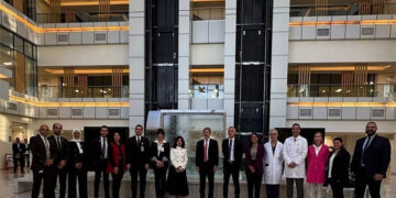 مستشفى أهل مصر للحروق تستقبل وفدًا رفيع المستوى من السفارة الإيطالية وبنك الإسكندرية