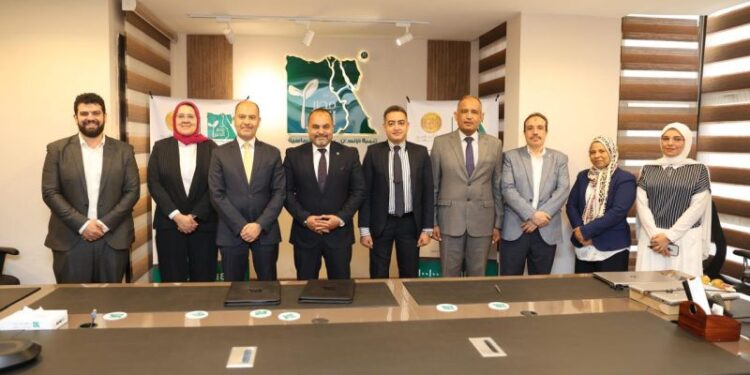 مصر الخير توقع مذكرة مع المعهد المصرفي لتنفيذ أنشطة تستهدف طلاب المدارس ورواد الأعمال 1 مصر الخير توقع مذكرة مع المعهد المصرفي لتنفيذ أنشطة تستهدف طلاب المدارس ورواد الأعمال