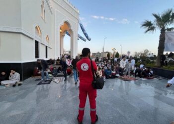 الهلال الأحمر المصري ينشر فرق الاستجابة للطوارئ في ساحات التجمعات والميادين والمقاصد السياحية