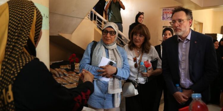 السفير الكندي يزور مشروعات هيئة إنقاذ الطفولة في محافظة المنيا