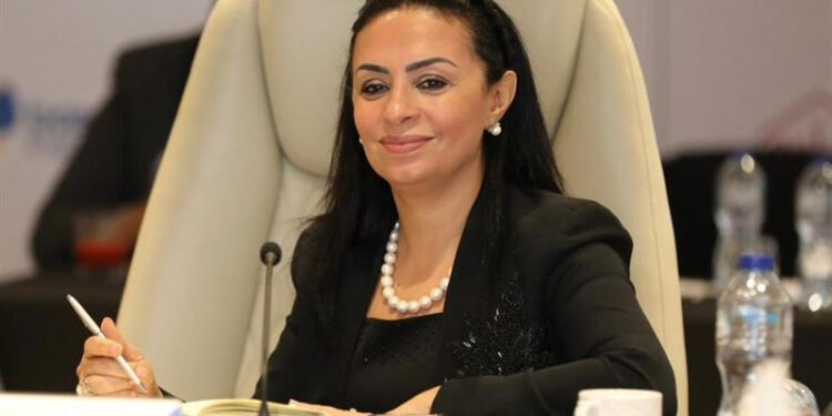 وزيرة التضامن توجه فرق الإغاثة والتدخل السريع والهلال الأحمر المصري برفع درجات الاستعداد في عدد من المحافظات