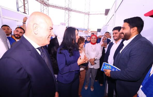 وزيرة التضامن تفتتح "ملتقى فرصة حياة للتوظيف" لمؤسسة "حياة كريمة" لتوفير 7 آلاف فرصة عمل 1 وزيرة التضامن تفتتح “ملتقى فرصة حياة للتوظيف” لمؤسسة “حياة كريمة” لتوفير 7 آلاف فرصة عمل