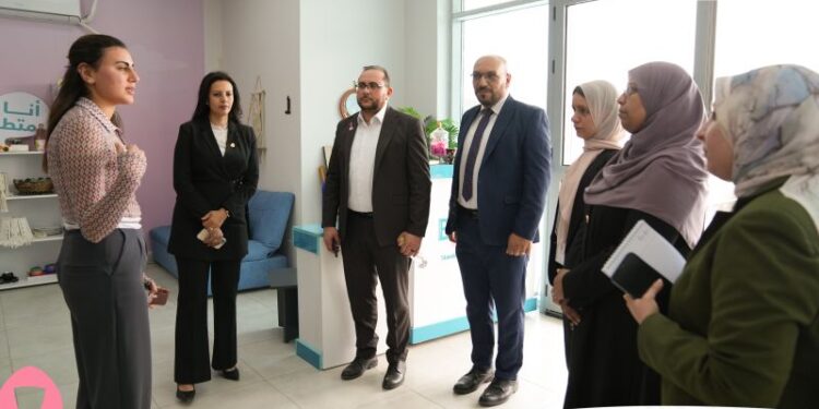 مجموعة من السفراء العرب تزور لمؤسسة بهية 1 مجموعة من السفراء العرب تزور لمؤسسة بهية