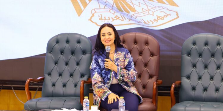 وزيرة التضامن تترأس اجتماع اللجنة الدائمة للإشراف على منظومة عمل الرائدات الاجتماعيات