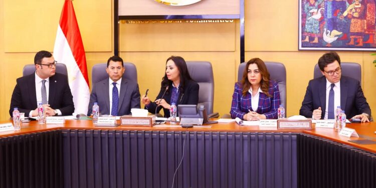 وزيرة التضامن تترأس اجتماع مجموعة العمل الوزارية بشأن تنفيذ مقترحات زيادة فصول الحضانات