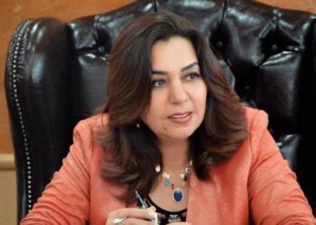 وزيرة التنمية تستعرض تقريرًا بشأن أبرز جهود الوزارة في ملف القضية السكانية