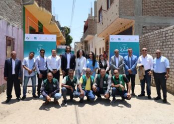 فريق عمل من مؤسستي الوليد للإنسانية ومصر الخير  في زيارة لمنازل مشروع سترة المرحلة السابعة بالأقصر