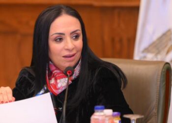 وزيرة التضامن توجه بصرف 100 ألف جنيه ومعاش استثنائي لأسرة شهيد الشهامة بحريق محطة العاشر