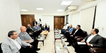 وزير الإسكان ومحافظ المنيا يتابعان سير العمل بمنظومتي مياه الشرب مشروعات “حياة كريمة”