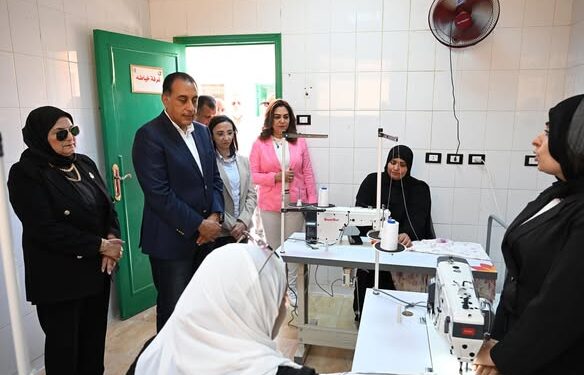 ضمن مشروعات “حياة كريمة” بالبحيرة.. رئيس الوزراء يتفقد “مشغل البحراوية” بقرية زاوية صقر