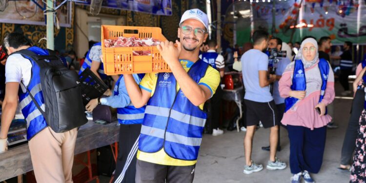 صناع الحياة تُدخل فرحة العيد إلى أكثر من 285 ألف مستفيد في حملة الأضاحي 2025