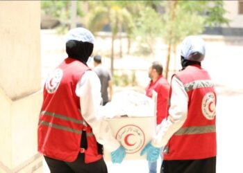 «عيدنا فرحة وتكافل».. الهلال الأحمر المصري يوزع أضاحي العيد على الأسر الأولى بالرعاية