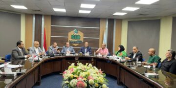 مستثمرو العاشر يبحثون تحديات إسكان العاملين بالمدينة