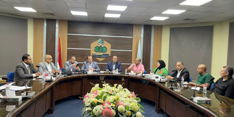 مستثمرو العاشر يبحثون تحديات إسكان العاملين بالمدينة