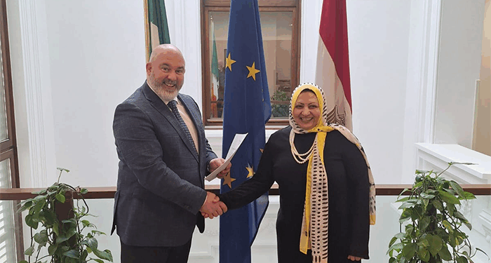 مرسال عضو التحالف الوطني توقع بروتوكول مع "سفارة أيرلندا" لتعزيز الرعاية الإنسانية في دار ضيافة المرضى 1 مرسال عضو التحالف الوطني توقع بروتوكول مع “سفارة أيرلندا” لتعزيز الرعاية الإنسانية في دار ضيافة المرضى