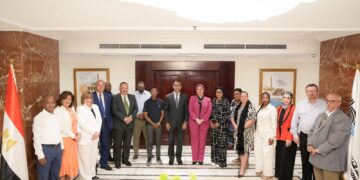 بنك قناة السويس يستقبل وفد اتحاد نقابات جنوب إفريقيا “ساسبو”