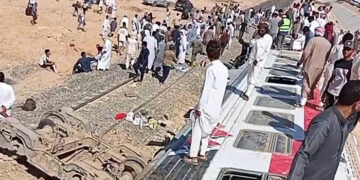 وزيرة التضامن تتابع تداعيات حادث انقلاب عربات قطار بمحافظة مطروح