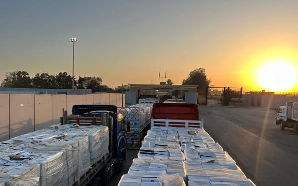 الهلال الأحمر المصري يدفع بـ 2300 طن مساعدات غذائية وطبية في قافلة «زاد العزة» الـ 19 إلى غزة 1 الهلال الأحمر المصري يدفع بـ 2300 طن مساعدات غذائية وطبية في قافلة «زاد العزة» الـ 19 إلى غزة