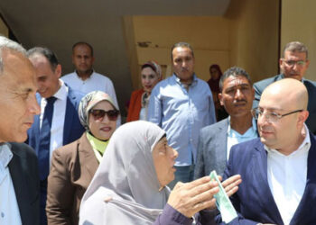 محافظ بني سويف يشهد ختام القافلة الطبية لأمراض العيون بالتعاون مع مؤسسة غيث للتنمية