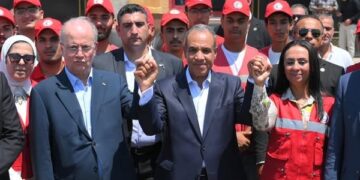 “زاد العزة”.. مصر ترسّخ دورها الإنساني في غزة بـ 17 ألف طن مساعدات واستقبال آلاف الجرحى