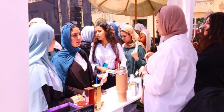 مؤسسة ساويرس للتنمية المجتمعية تشارك في قمة "ستارت" لختام أنشطة وحدات التضامن الاجتماعي بالجامعات 1 مؤسسة ساويرس للتنمية المجتمعية تشارك في قمة “ستارت” لختام أنشطة وحدات التضامن الاجتماعي بالجامعات