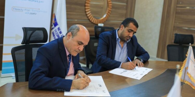 "صناع الحياة" توقع بروتوكول تعاون مع جامعة القاهرة الجديدة التكنولوجية لتأهيل 1000 طالب لسوق العمل 1 “صناع الحياة” توقع بروتوكول تعاون مع جامعة القاهرة الجديدة التكنولوجية لتأهيل 1000 طالب لسوق العمل