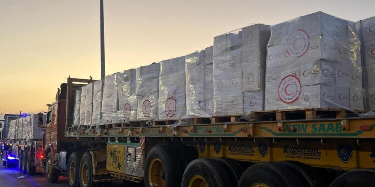 الهلال الأحمر المصري يدفع بأكثر من 1500 طن مساعدات غذائية وإغاثية وطبية إلى غزة 1 الهلال الأحمر المصري يدفع بأكثر من 1500 طن مساعدات غذائية وإغاثية وطبية إلى غزة