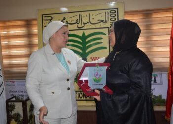 رئيسة القومي للطفولة والأمومة تكرم الطفلة “هايدي” وتنصبها سفيرة المجلس للرحمة تقديرًا لموقفها النبيل