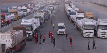 قافلة “زاد العزة” تصل غزة.. مصر تواصل جهود الإغاثة في ظل الأزمة