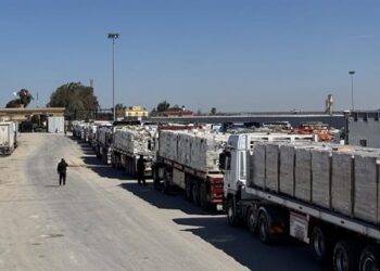 تحرك الفوج الثالث من قافلة المساعدات الـ 37 من مصر إلى غزة