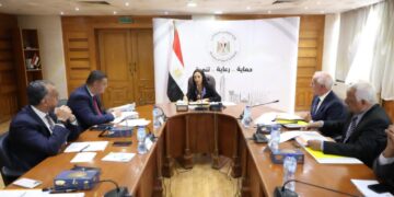 وزيرة التضامن تترأس اجتماع مجلس أمناء المؤسسة القومية لتنمية الأسرة والمجتمع