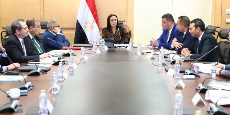 وزيرة التضامن تترأس اجتماع مجلس إدارة صندوق دعم مشروعات الجمعيات والمؤسسات الأهلية 1 وزيرة التضامن تترأس اجتماع مجلس إدارة صندوق دعم مشروعات الجمعيات والمؤسسات الأهلية