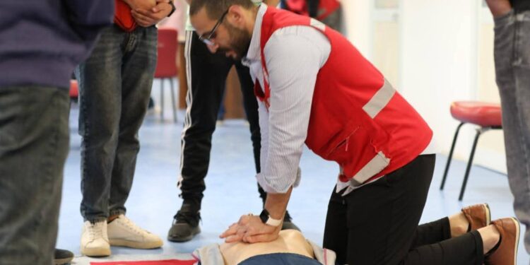 الهلال الأحمر المصري يعقد دورتين تدريبيتين في مجالي الإسعافات الأولية ودعم الحياة الأساسي 1 الهلال الأحمر المصري يعقد دورتين تدريبيتين في مجالي الإسعافات الأولية ودعم الحياة الأساسي