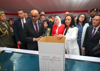 رئيس جمهورية سنغافورة وقرينته يزوران الهلال الأحمر المصري